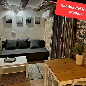 بيت شباب The Hipstel Parallel, برشلونة